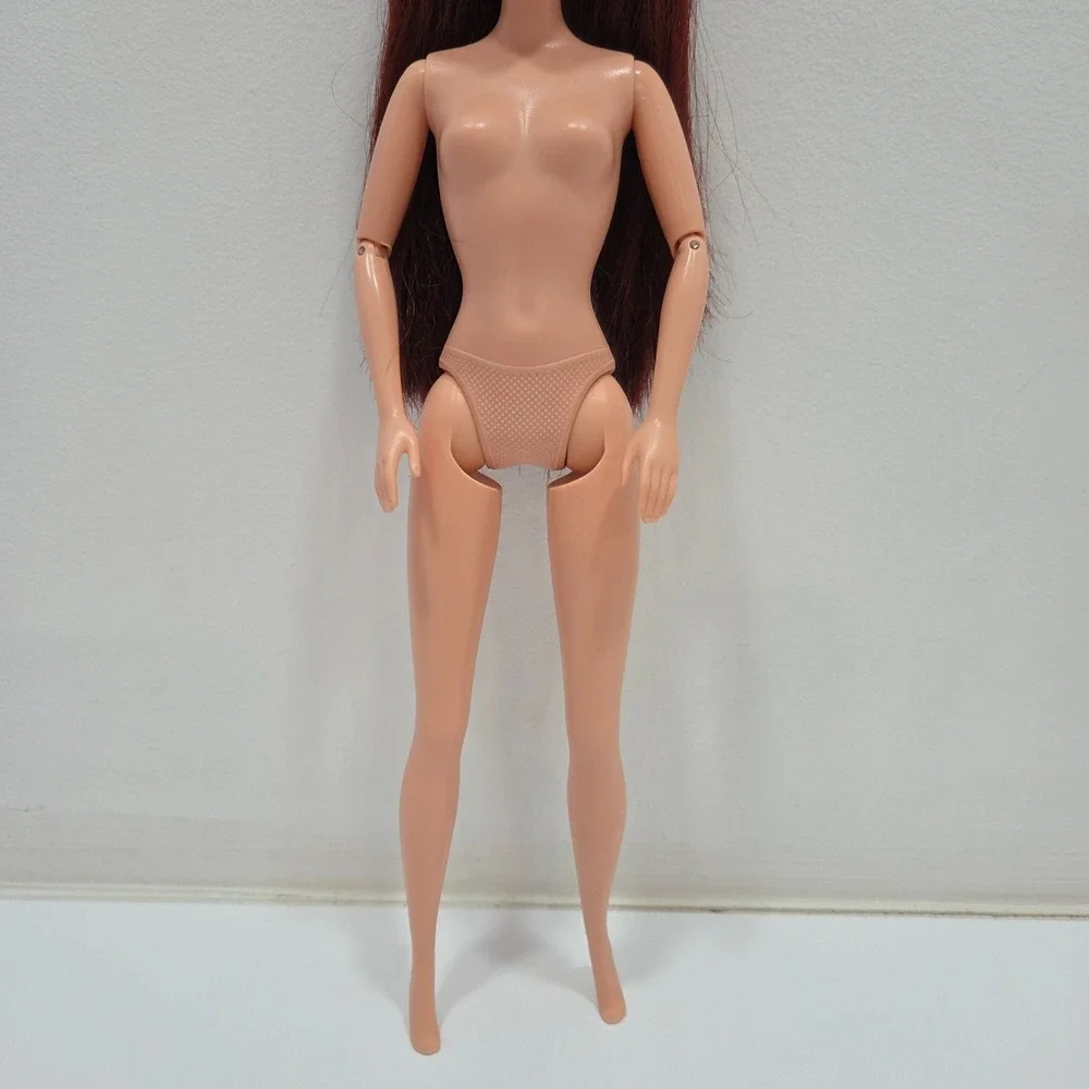 My Scene Chelsea Chillin' Out Barbie Doll Nude Jointed Arms Blue Eyeshadow